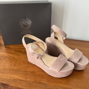 Vince Camaro Gijente Platform Sandal - Dusty Mink/True Suede - Size 7 - Like New